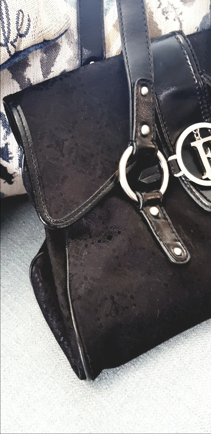 Gianfranco Ferre Black Preloved Shoulder Bag w/original dust bag - photo 2
