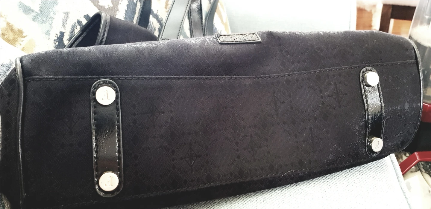 Gianfranco Ferre Black Preloved Shoulder Bag w/original dust bag - photo 4