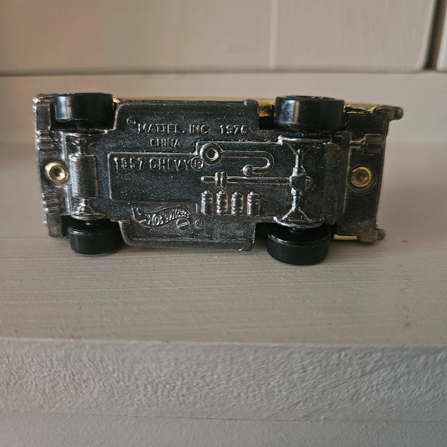 Hot Wheels 1957 Chevy Gold - photo 4