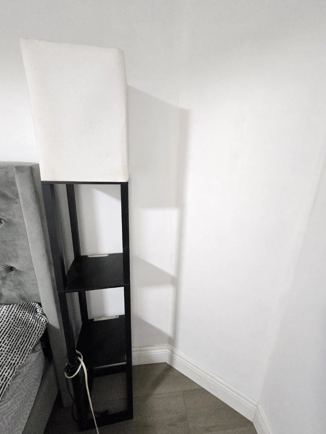 IKEA Lamp with Shelves - Black - photo 2