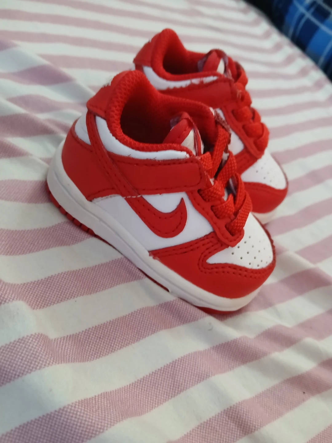 Nike Baby Shoes Red & White - photo 3