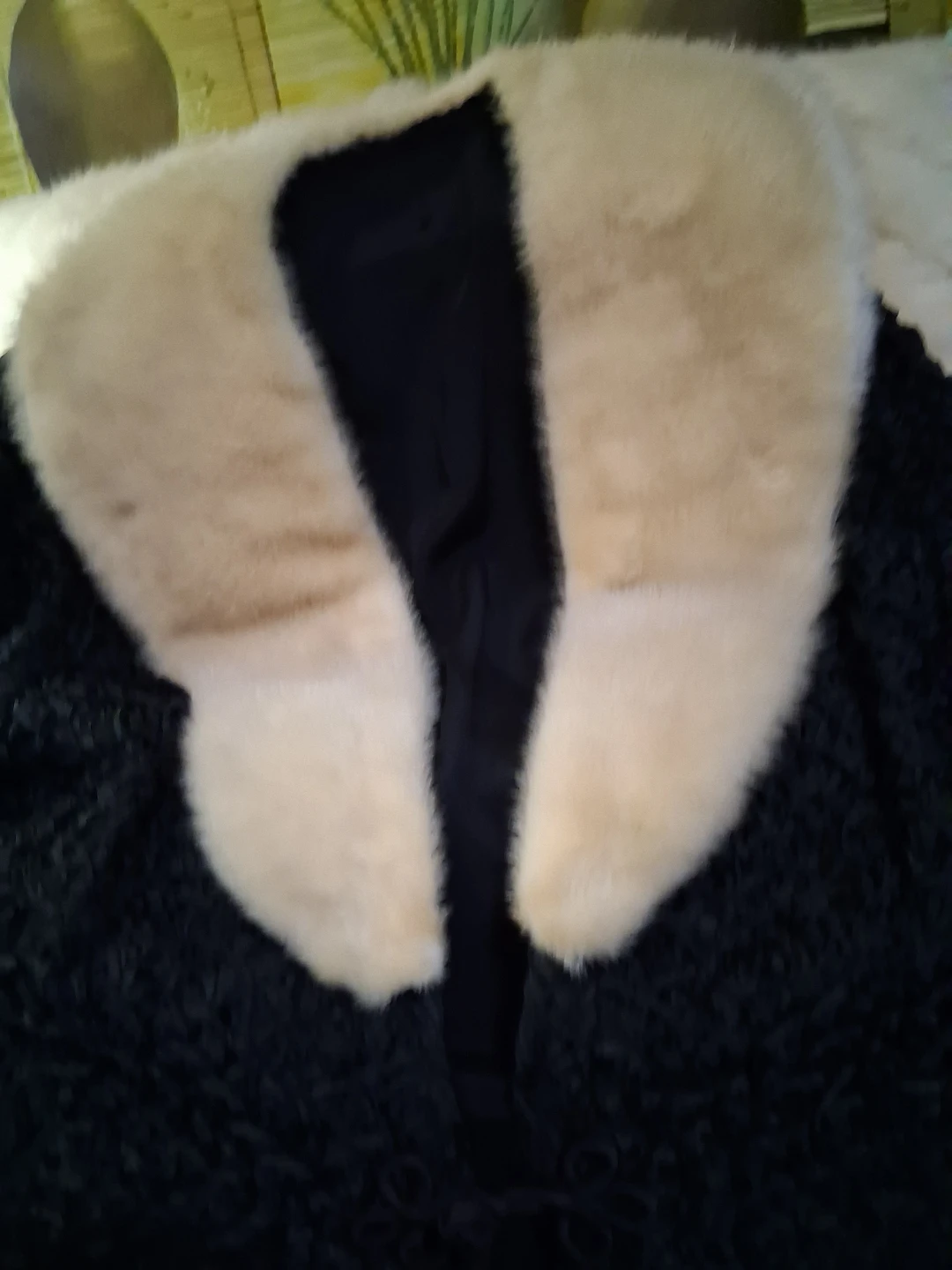 Vintage Black short dress jacket with fur collar