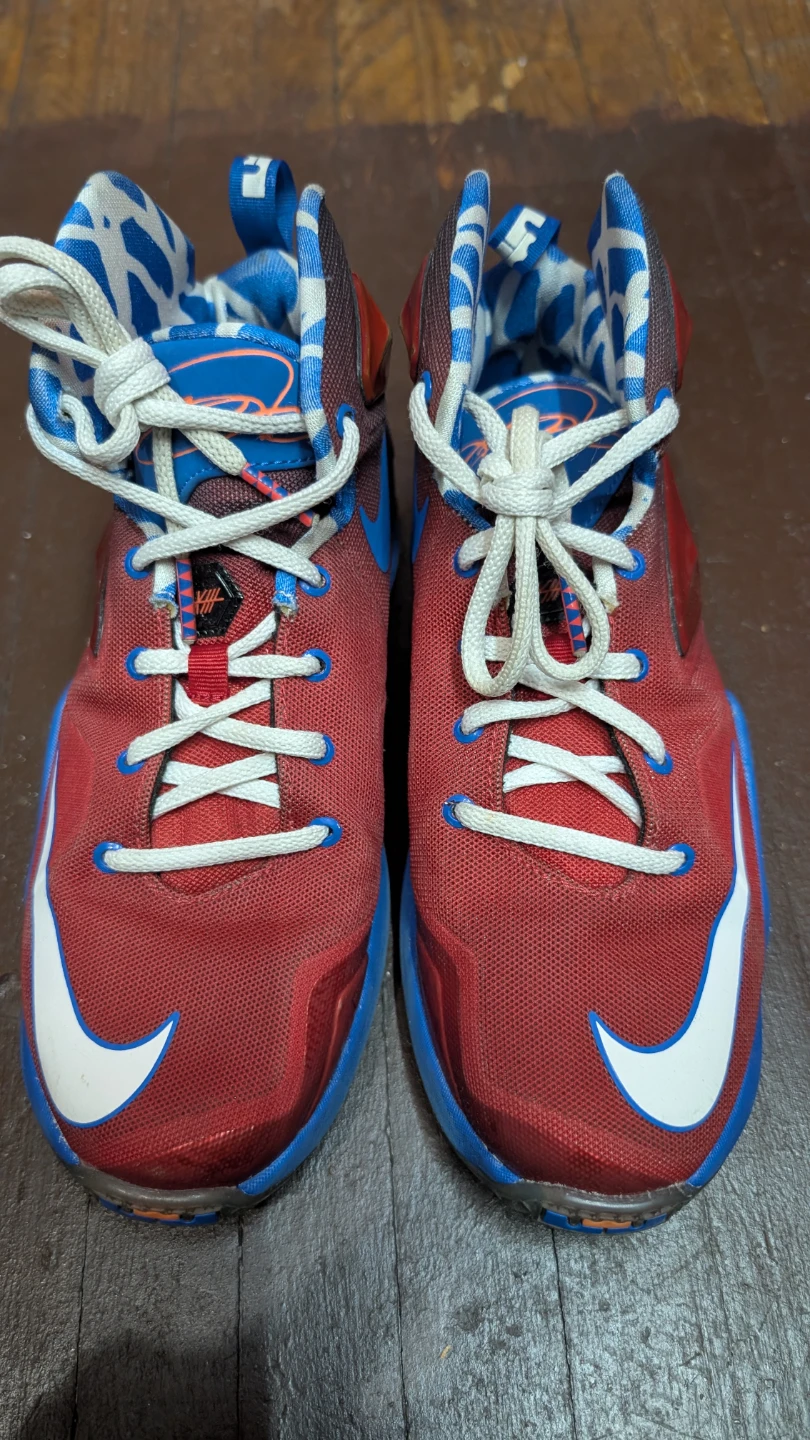 Nike LeBron XII 12 Kids Shoes Size 4Y