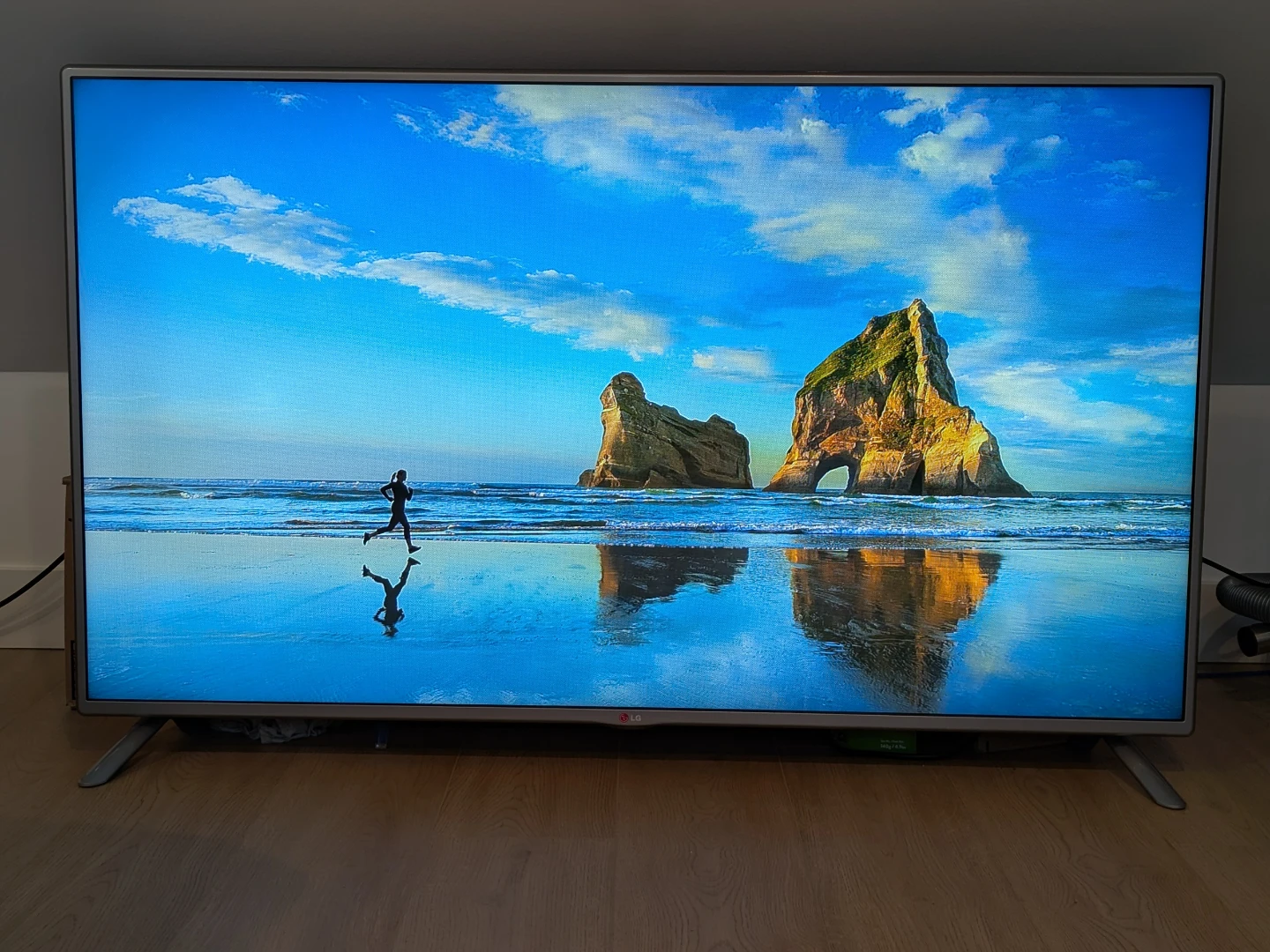 55" LG Television, Smart TV, LED Backlighting, Full HD 1080p
