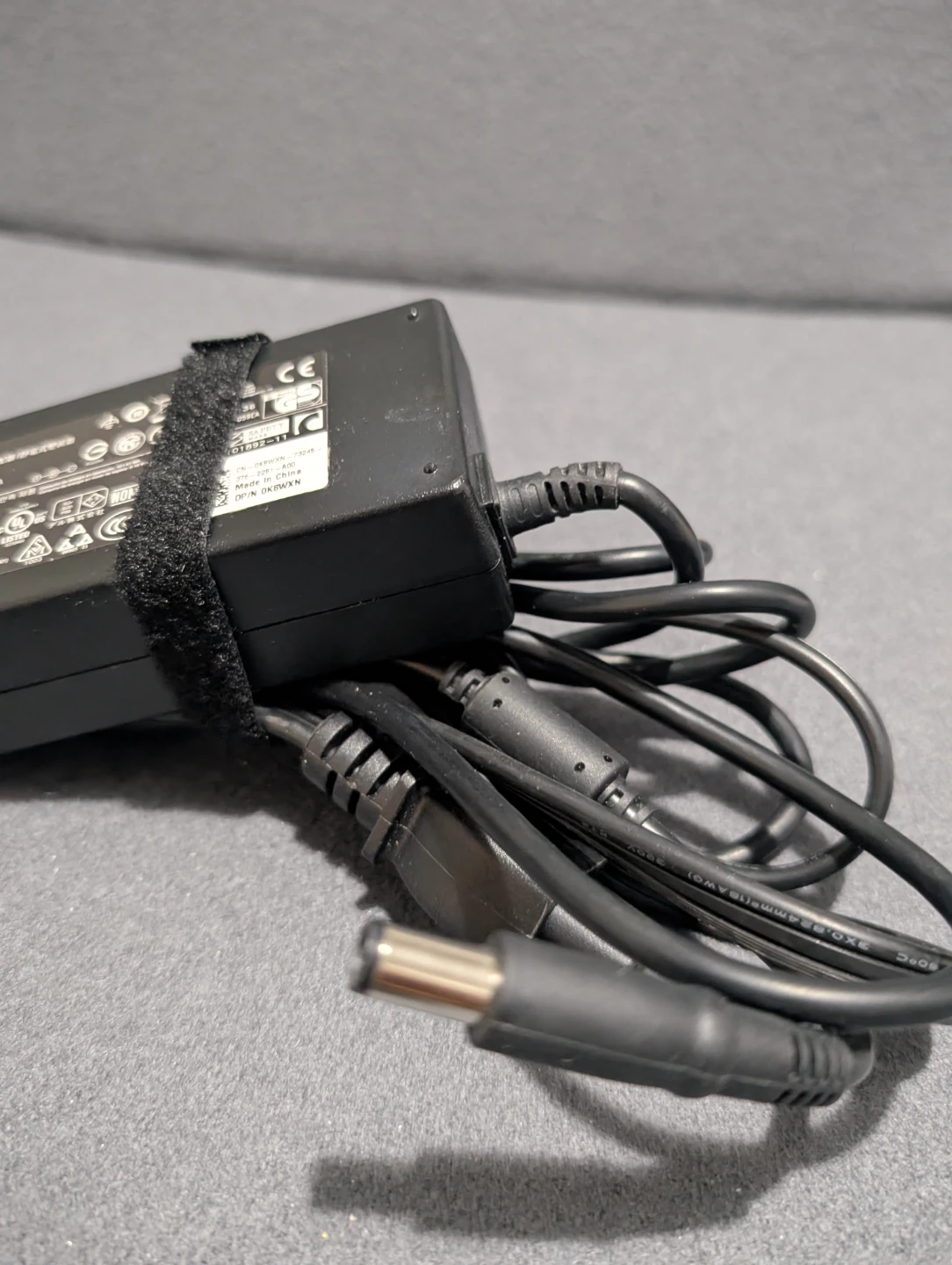 Dell 90W AC Adapter with converter to 4.5mm tip - photo 4