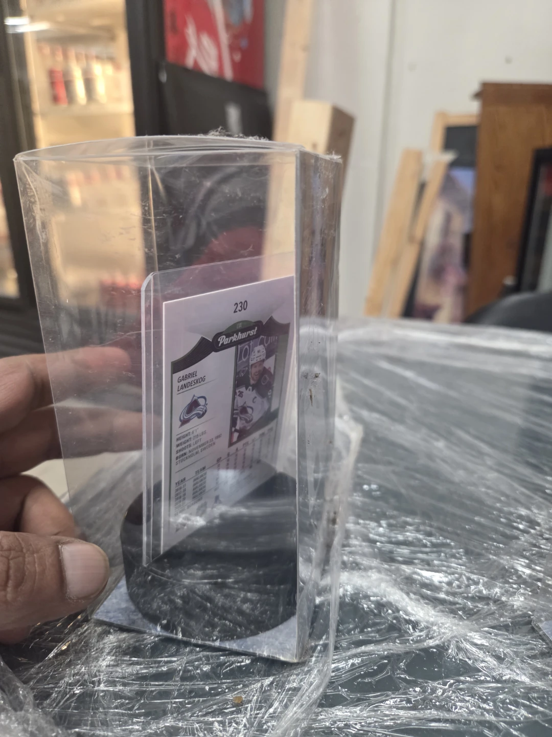 Montoy Gabriel Landeskog Puck & Card Display - photo 2