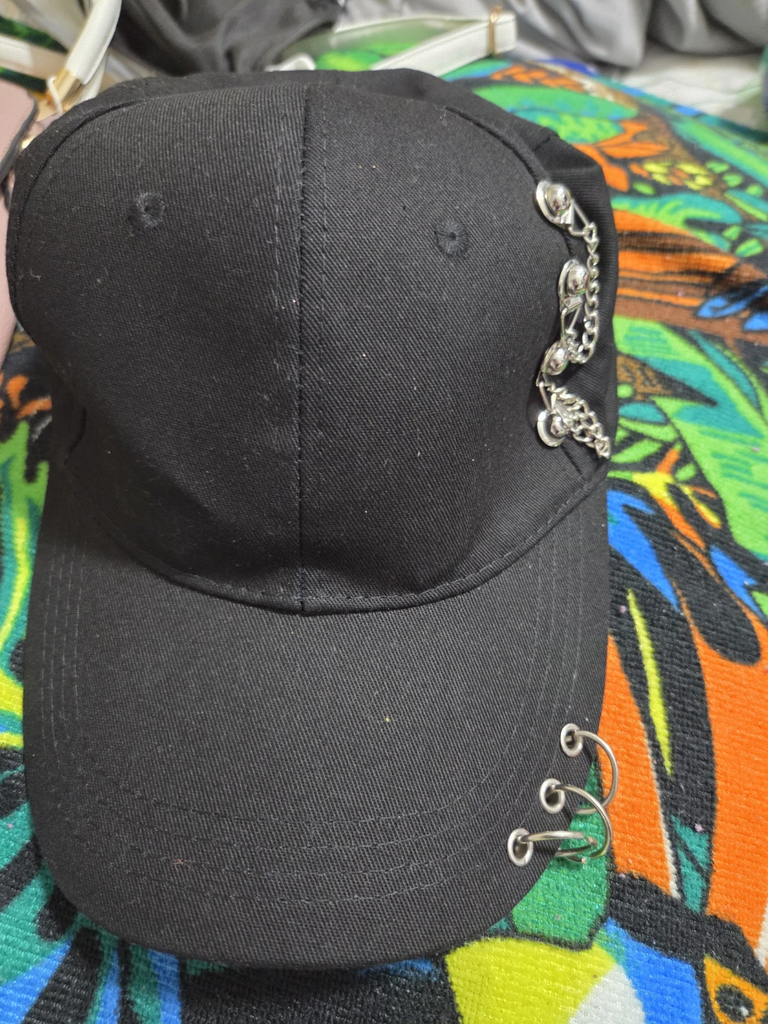 Black Cap with Chain Detail - photo 3