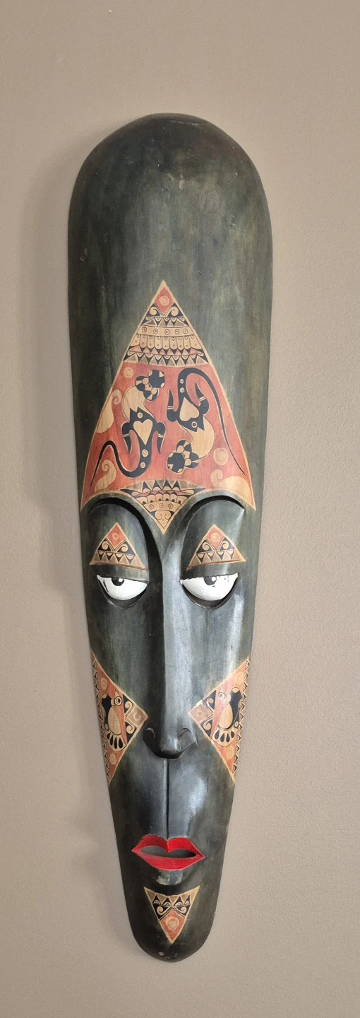 Decorative Wooden Mask.. 3&1/2 ft long🥕