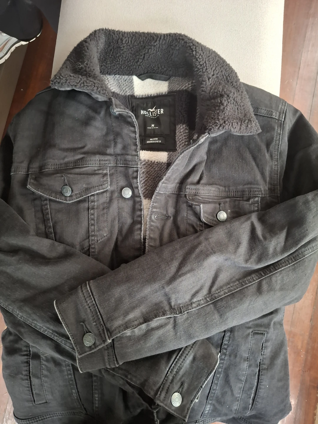 Hollister Men's Sherpa Lined Denim Jacket Size M