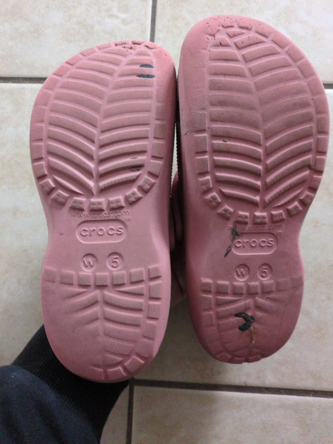 Crocs Pink Clogs, Women's Size 5 - photo 4