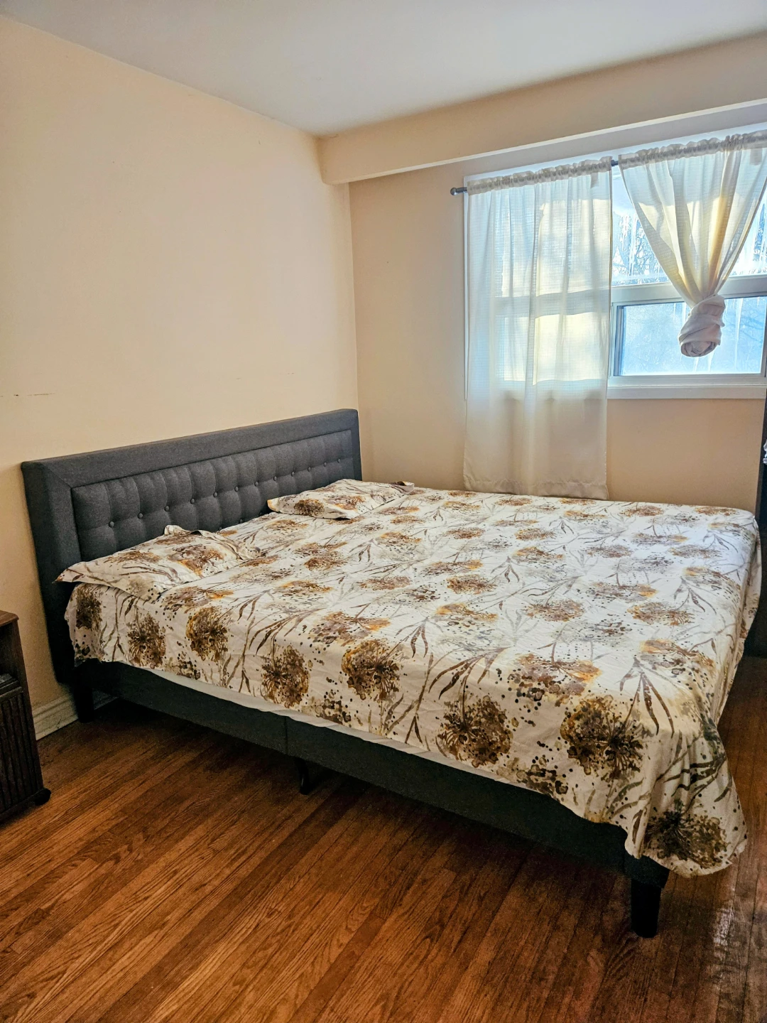 Grey Upholstered King Bed Frame +Mattress - photo 2