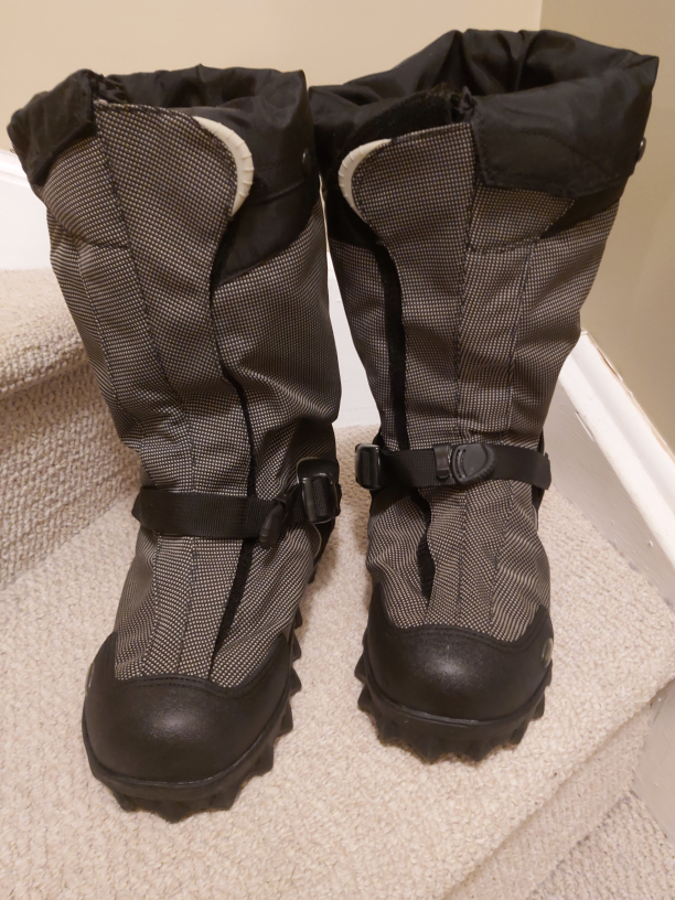 New NEOS Overshoe Black/Grey