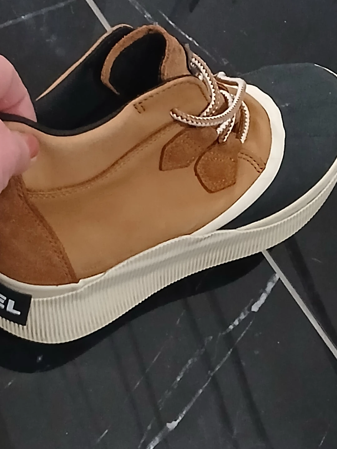 Sorel Women's Size 7.5 Leather Sneakers