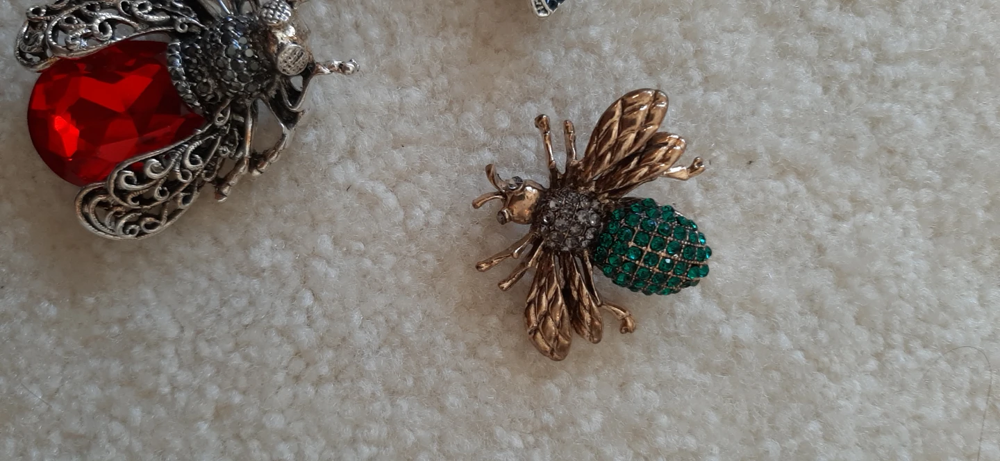 Cute Bee Brooches - photo 3