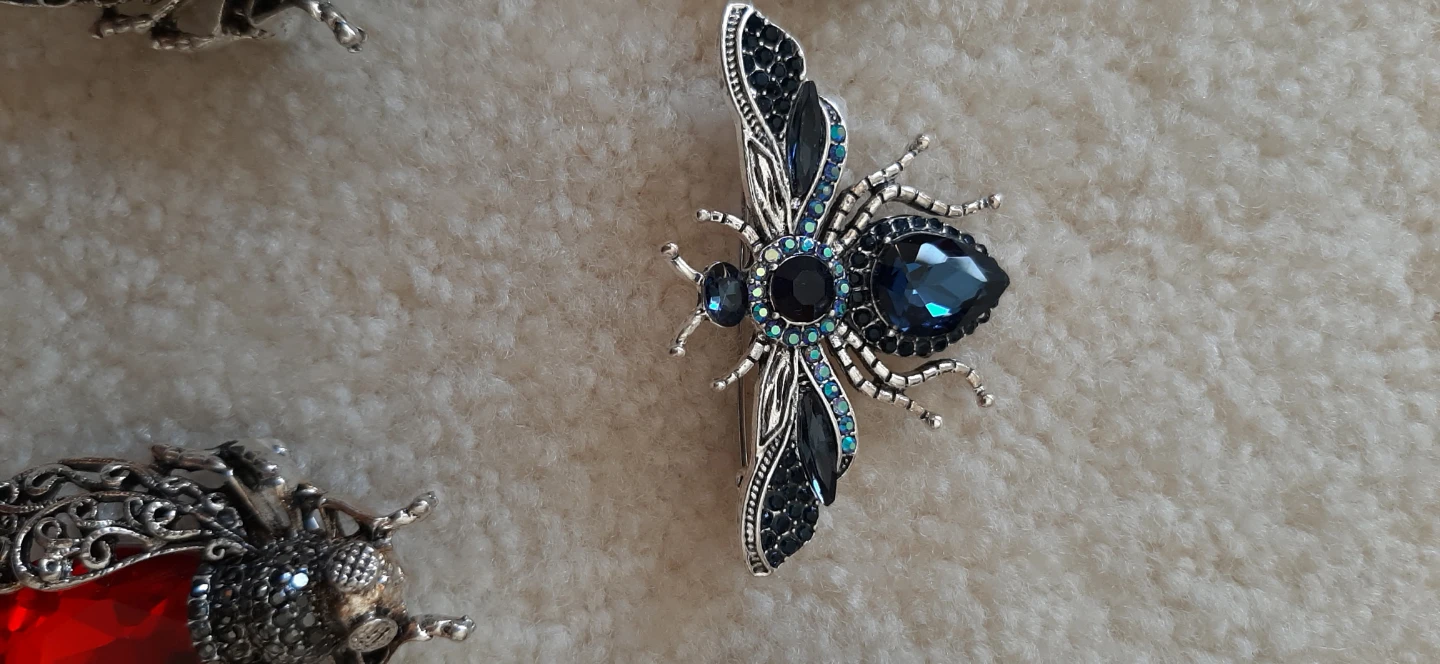 Cute Bee Brooches - photo 4
