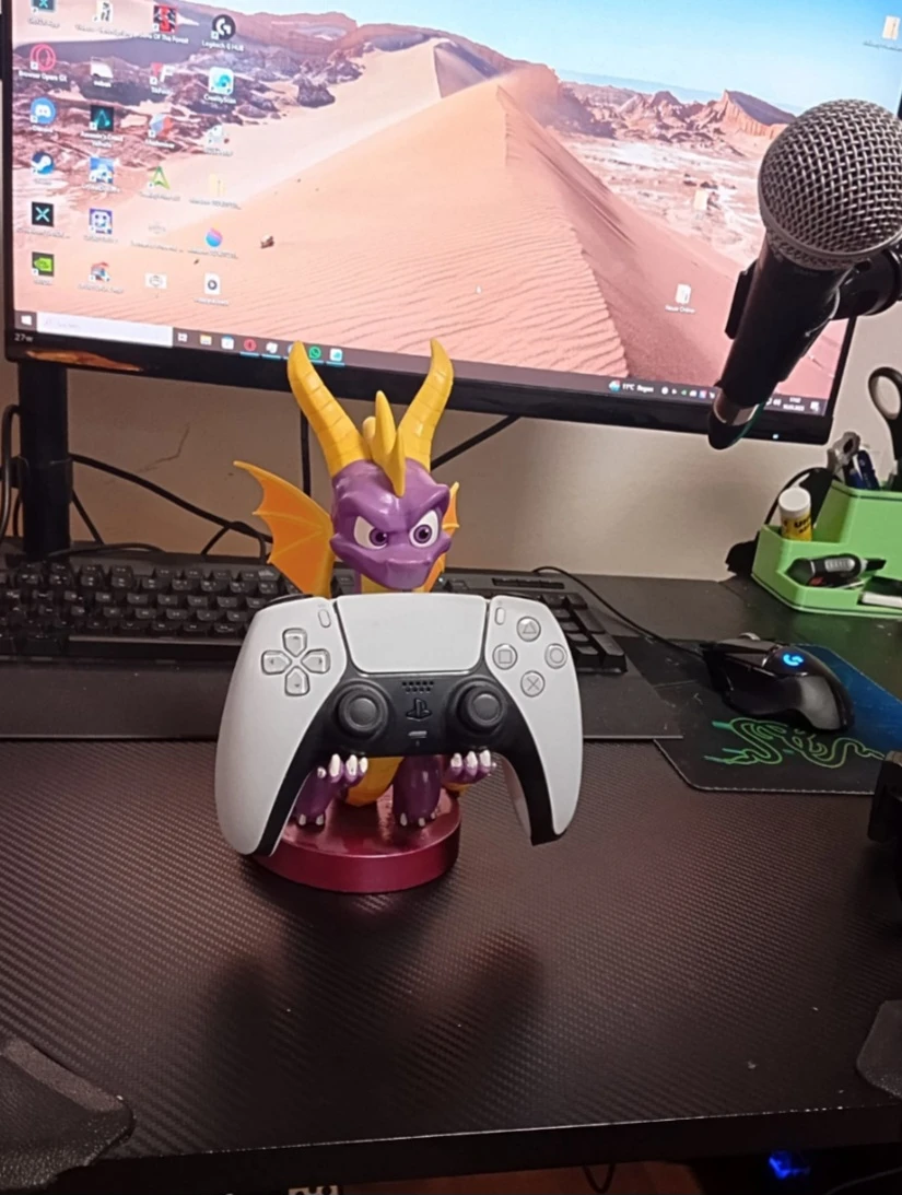 Spyro Controller Stand - photo 2