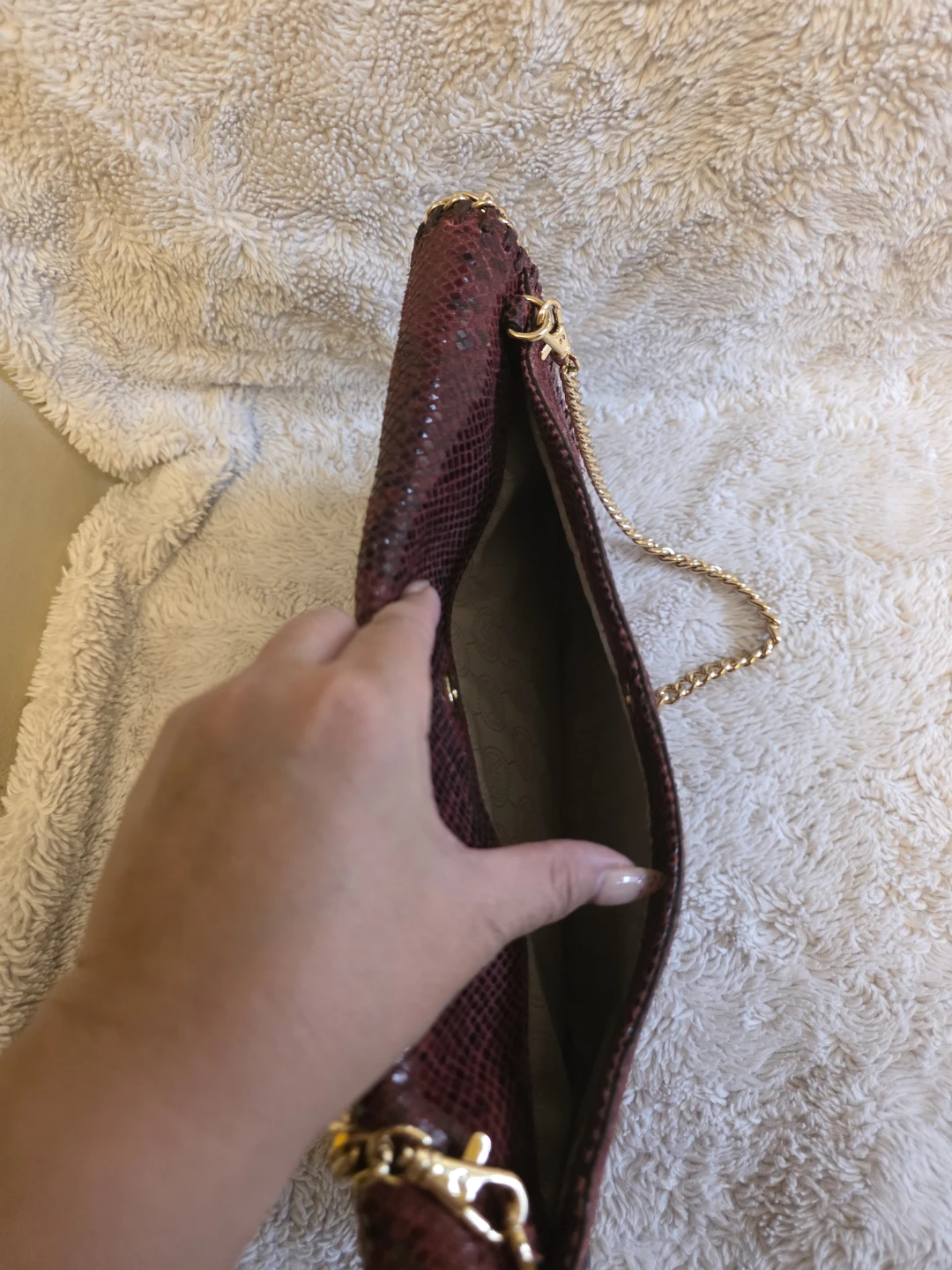 Michael Kors Oversized Chelsea Clutch With Gold Chain - Rare - photo 4
