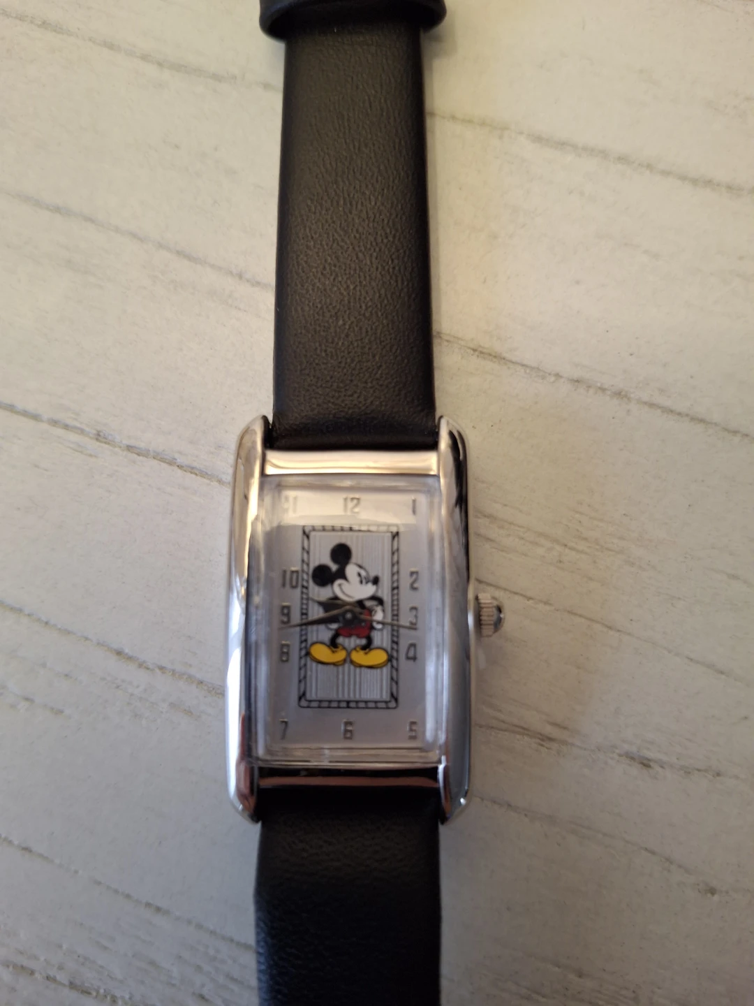 Beautiful womens Mickey Mouse watch - photo 3
