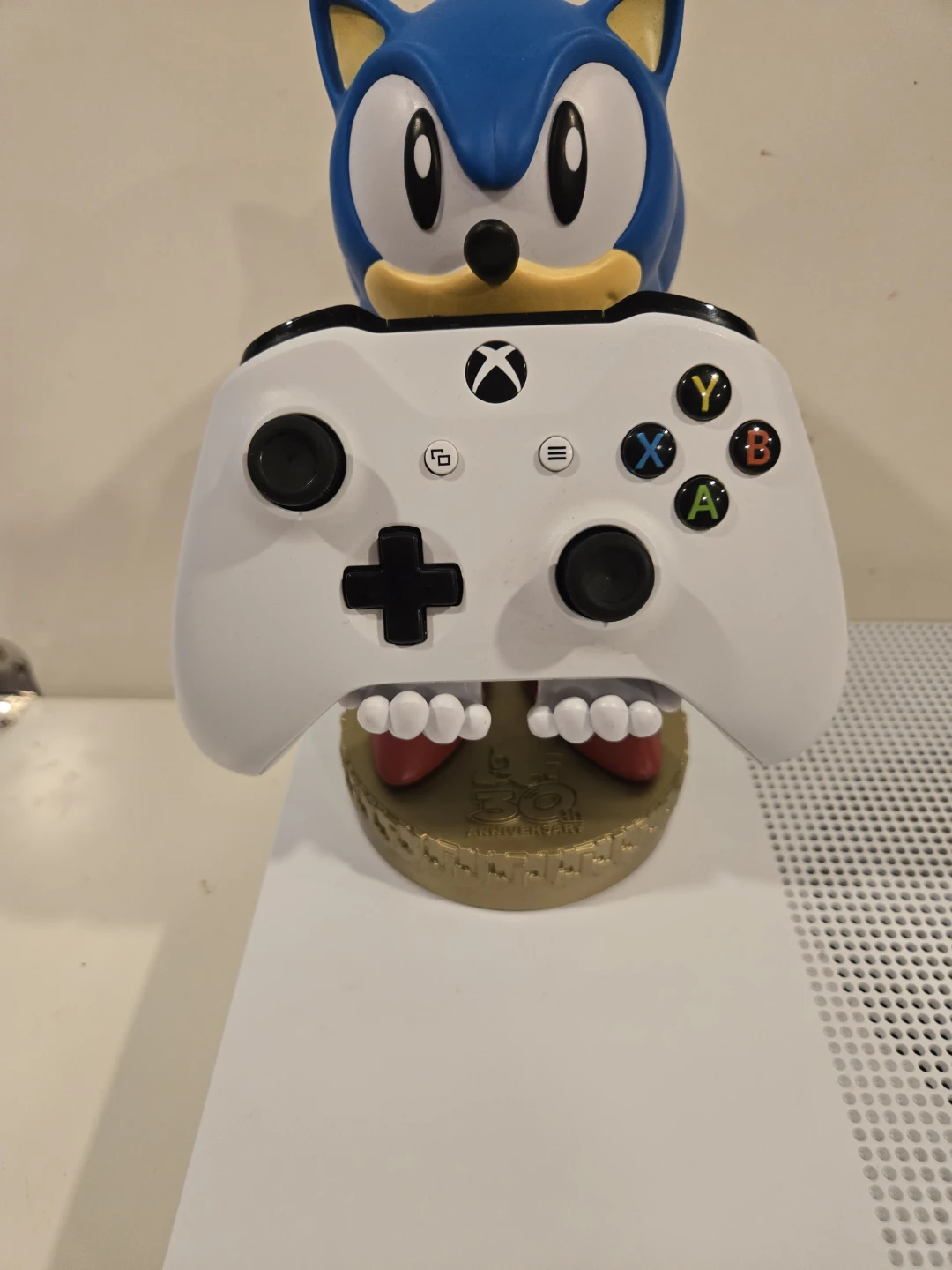 Xbox 1 s console