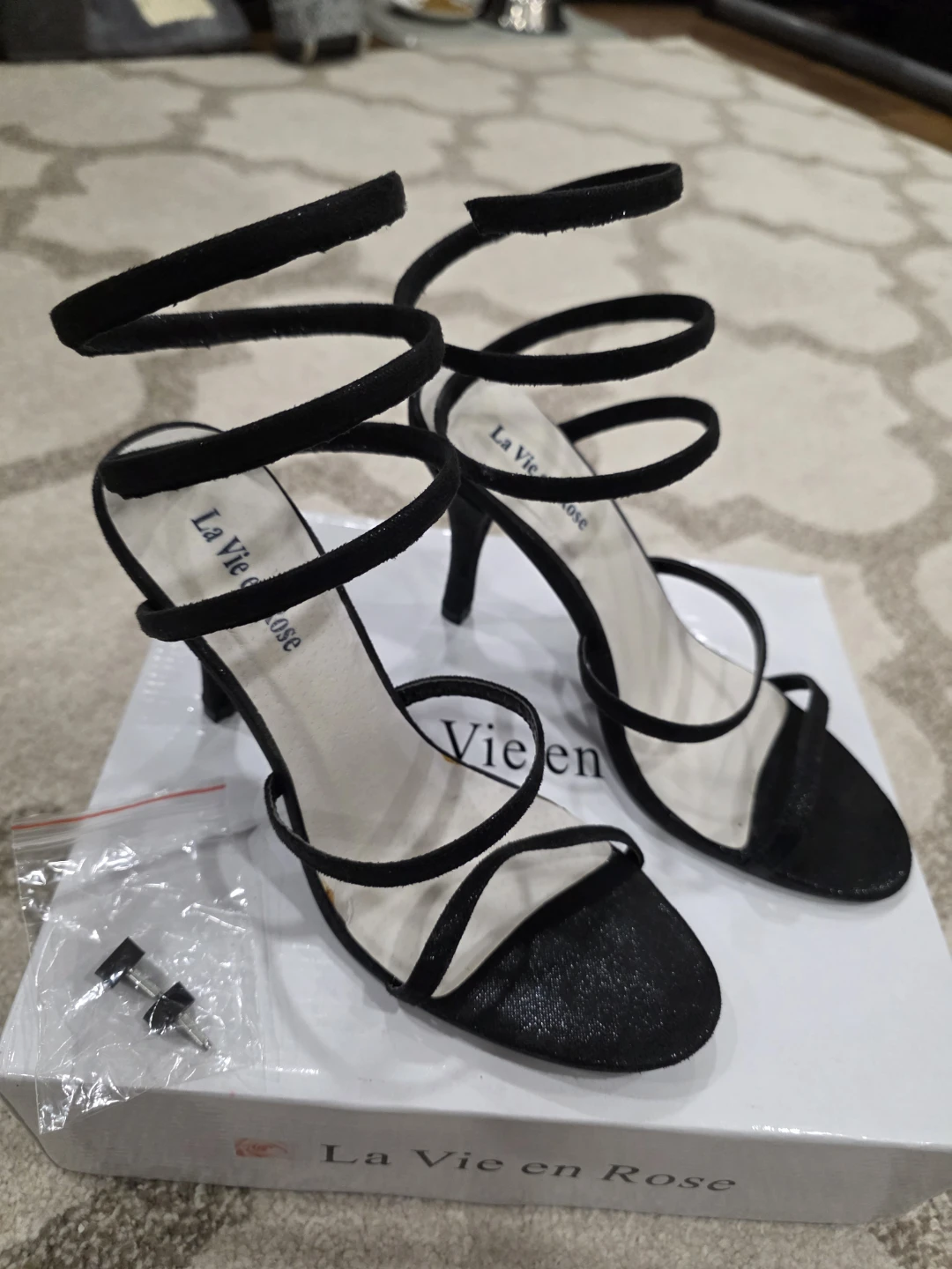 La Vie en Rose Black Heels