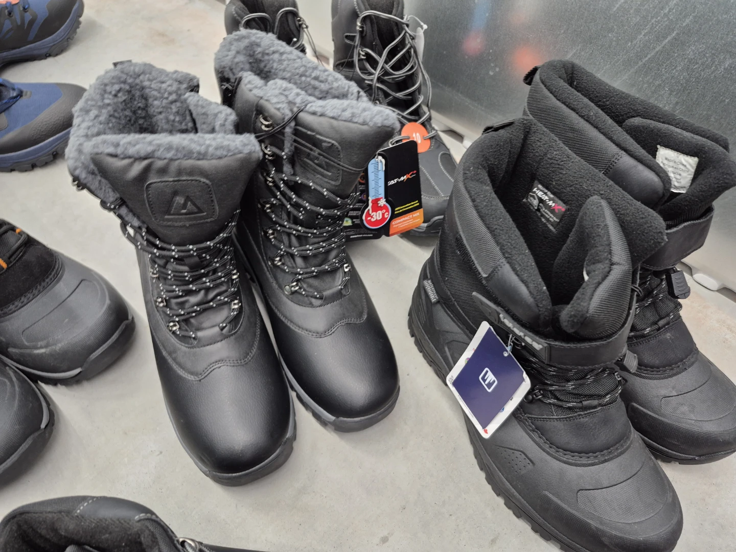 Men's Winter Boots - Size 9 - photo 3