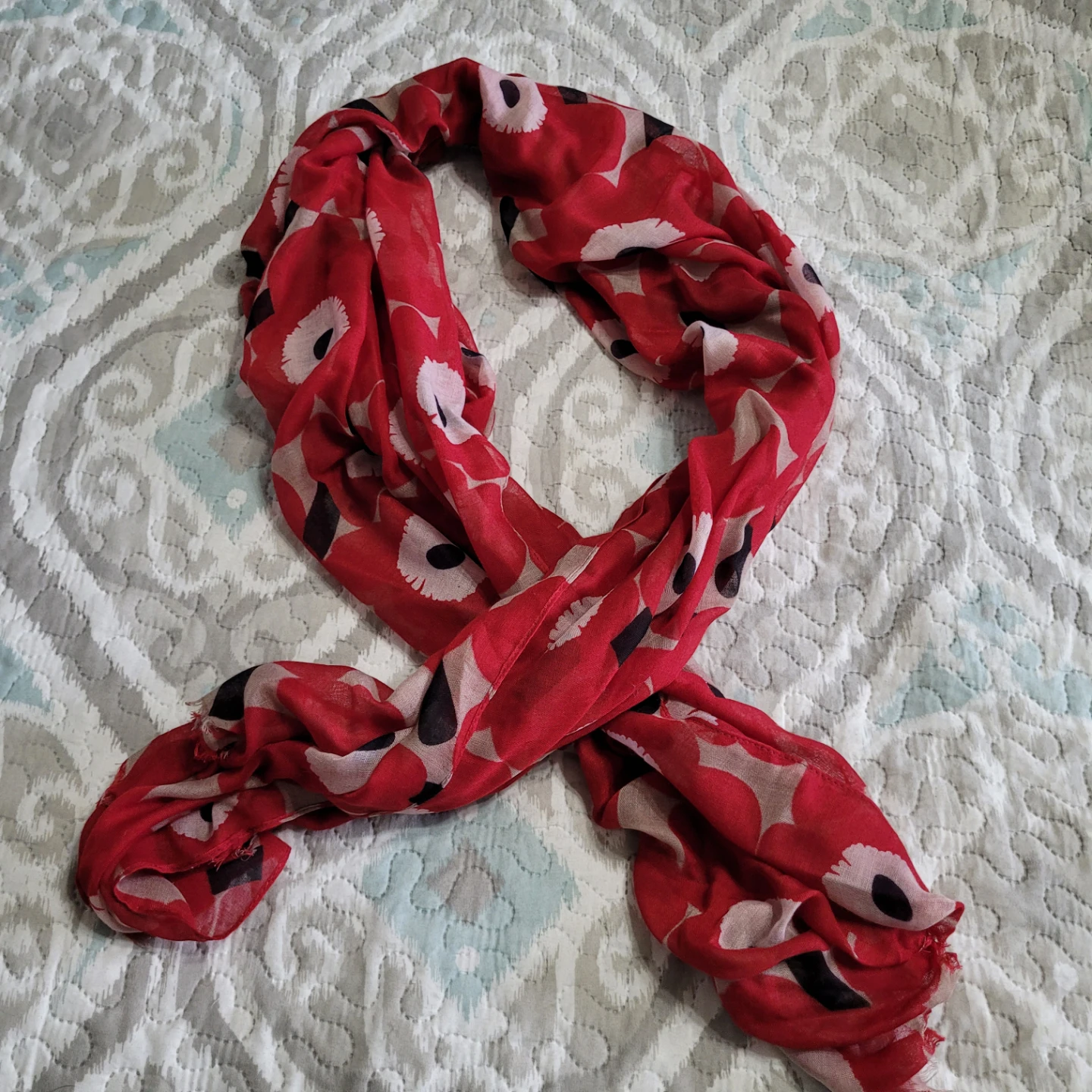 Beautiful 100% Viscose Light Scarf with Poppies