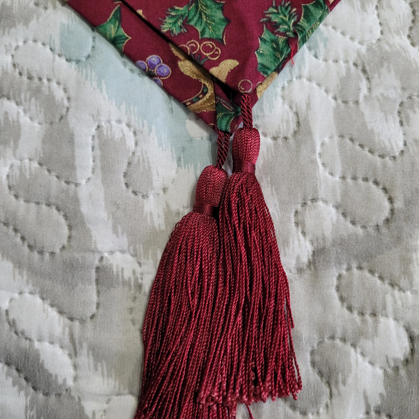 Beautiful Holiday Christmas 70" x 12" Table Runner - photo 2