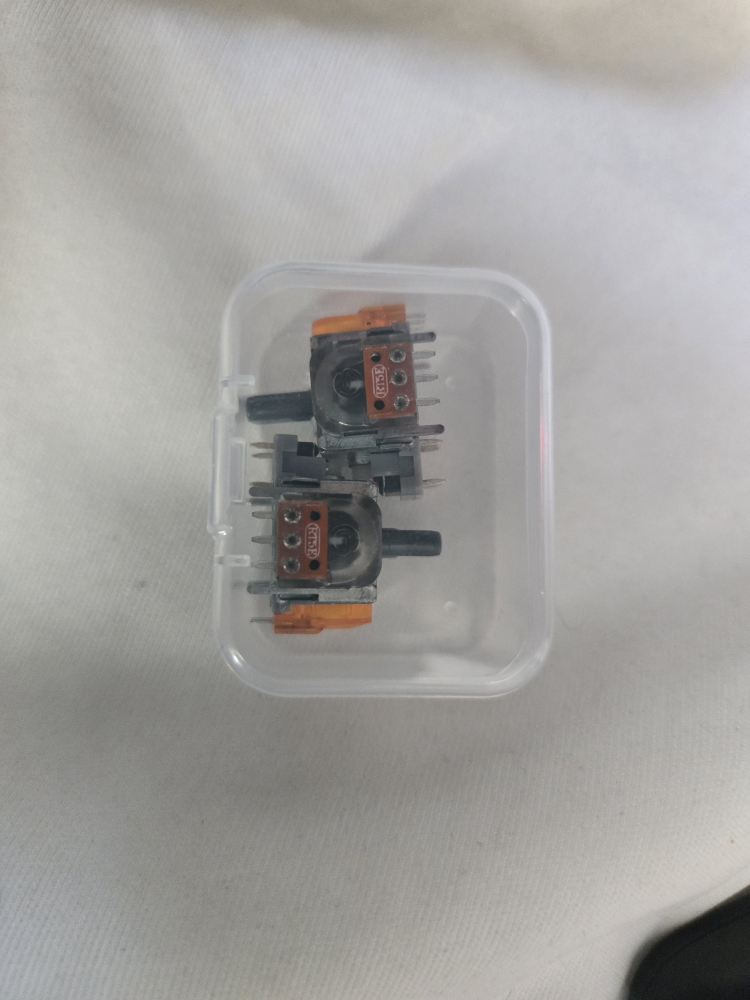 Need help replacing joysticks in PS4 Controller - photo 2