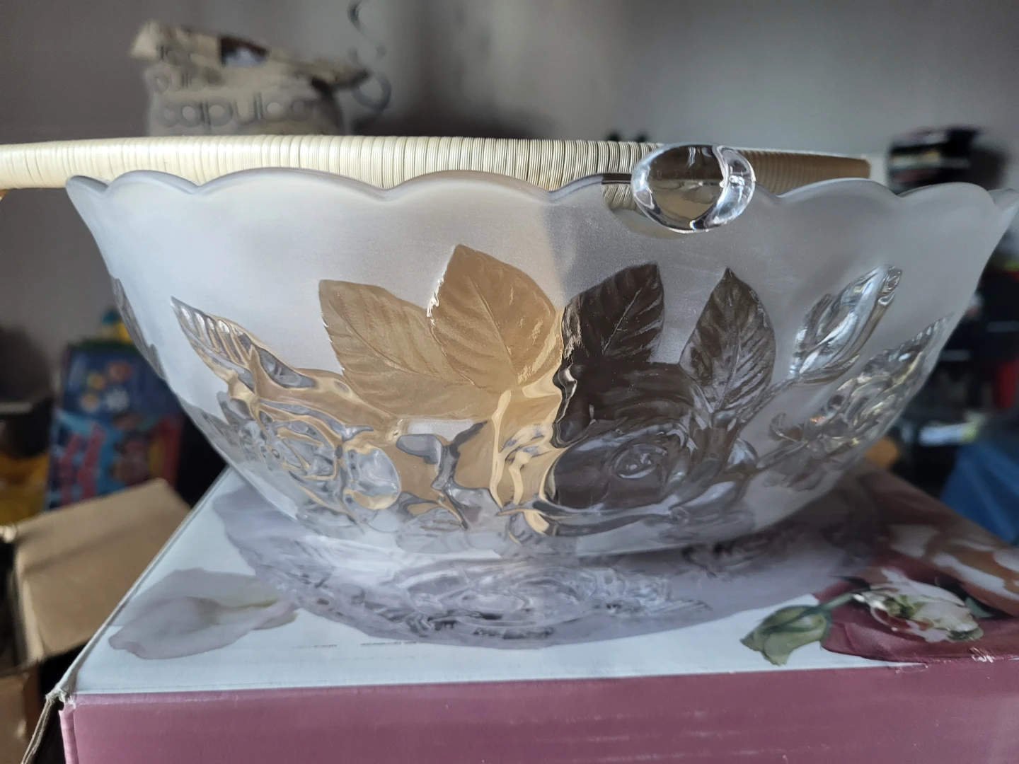 Rose Parade Embossed Glass Basket 11"x9" - photo 2