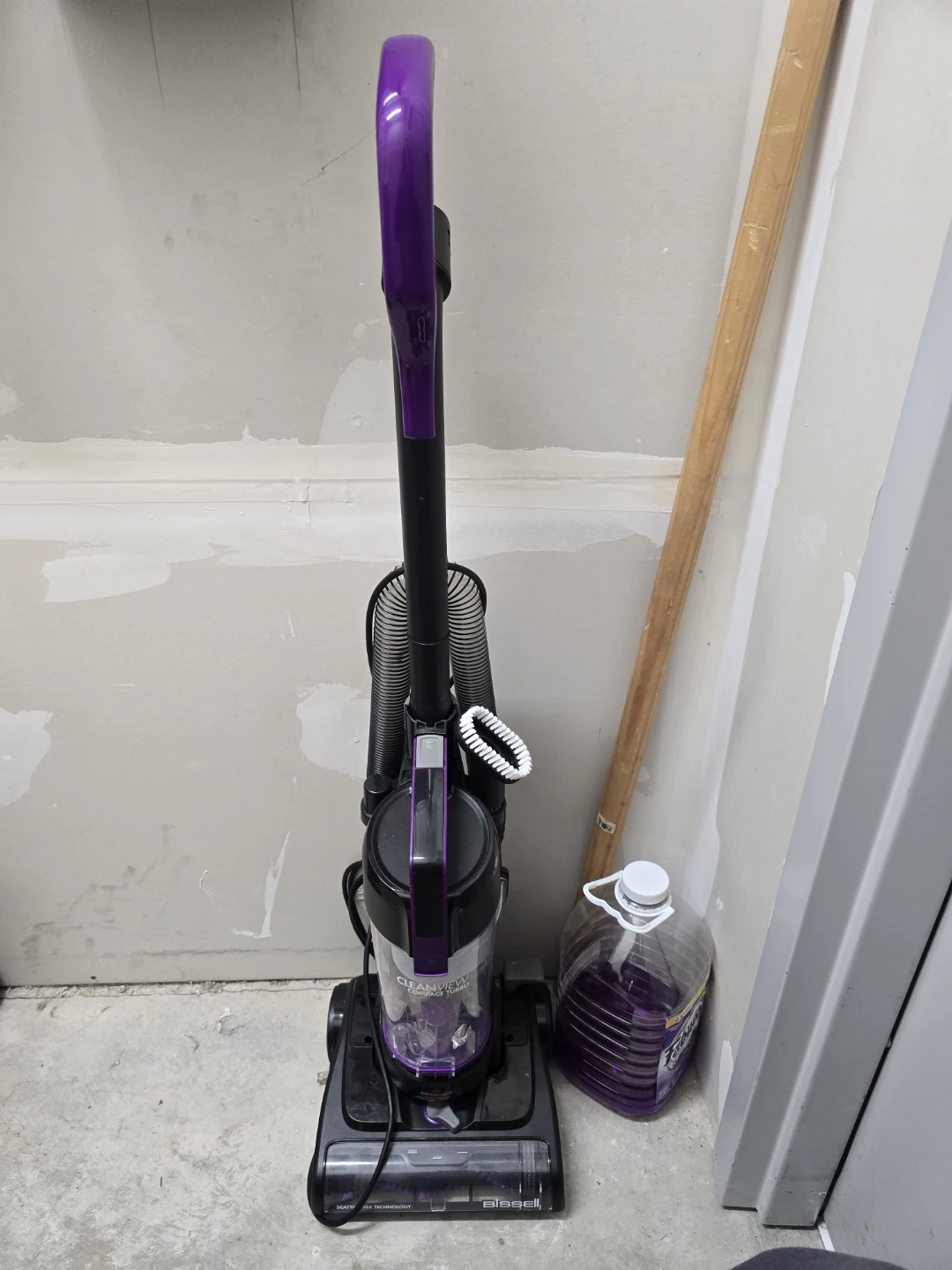 Vacuum Bissell CleanView Compact Used - photo 3