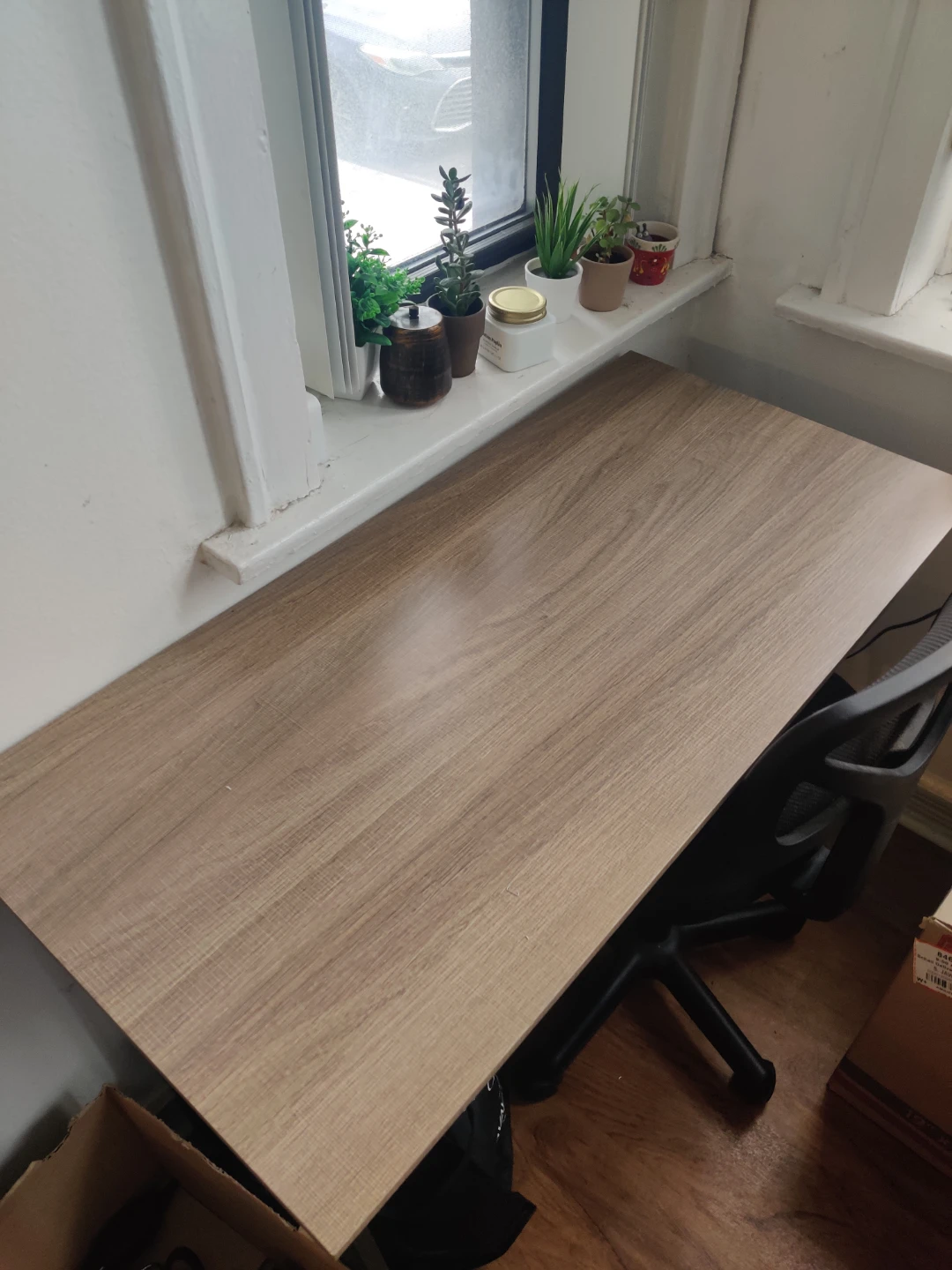 Light Wood Grain Study Desk