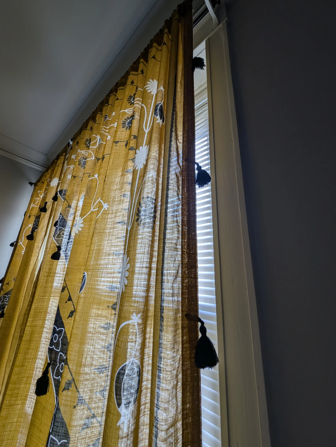 Floral Print Curtain with Tassels - photo 2