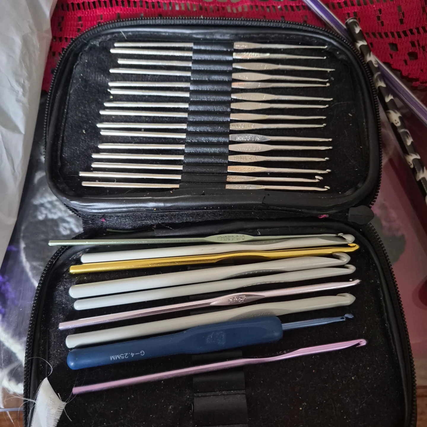 Crochet Hook Set with Case & Crochet Magazines