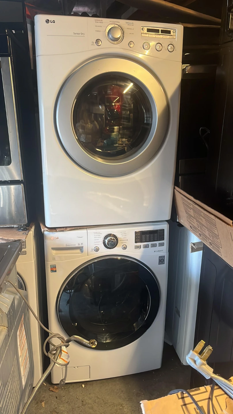 LG Washer and Dryer Set 27 inch electric 220v - photo 2