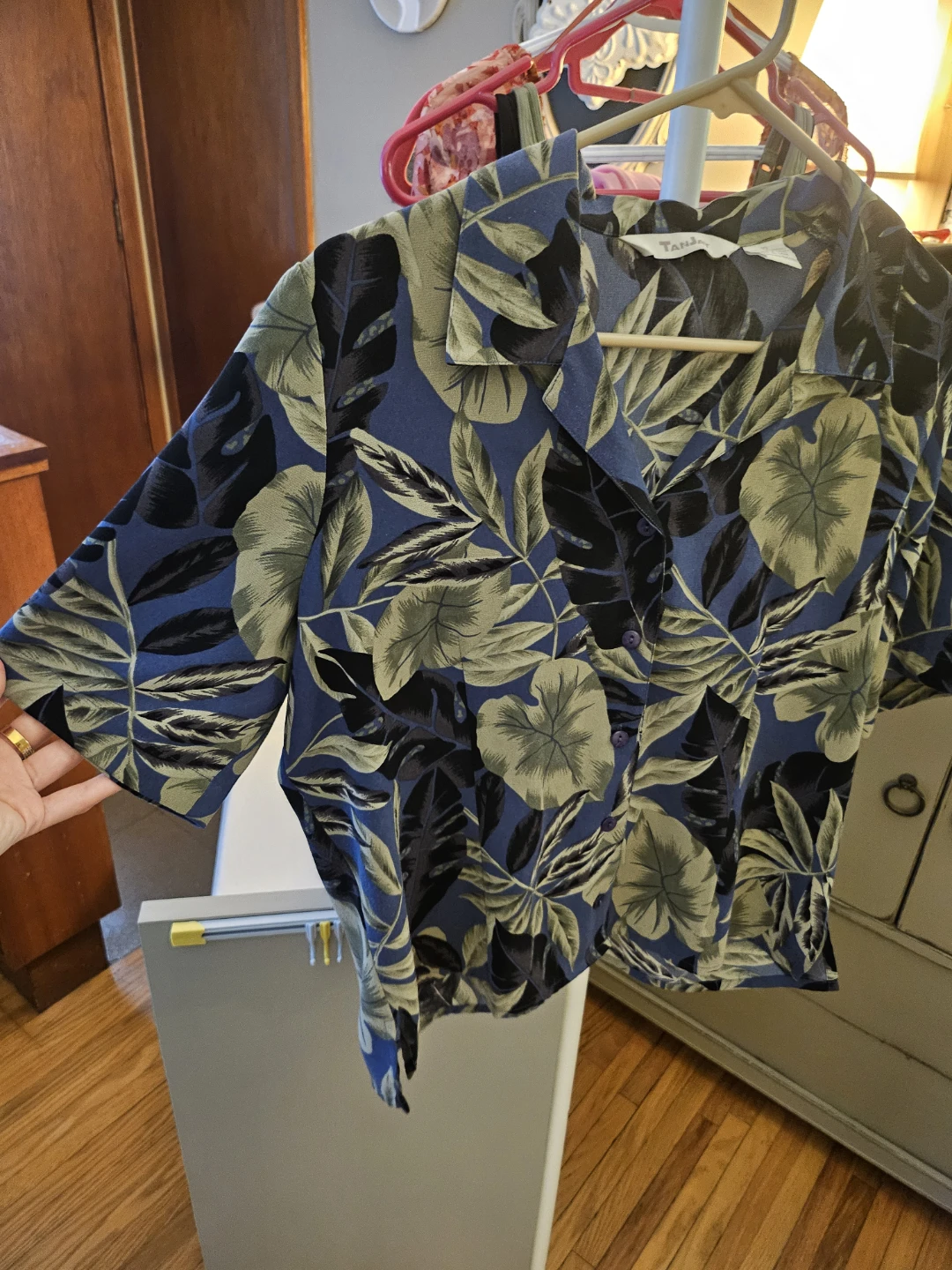 Tan Jay floral Hawaiian short-sleeve button-down blouse - photo 3