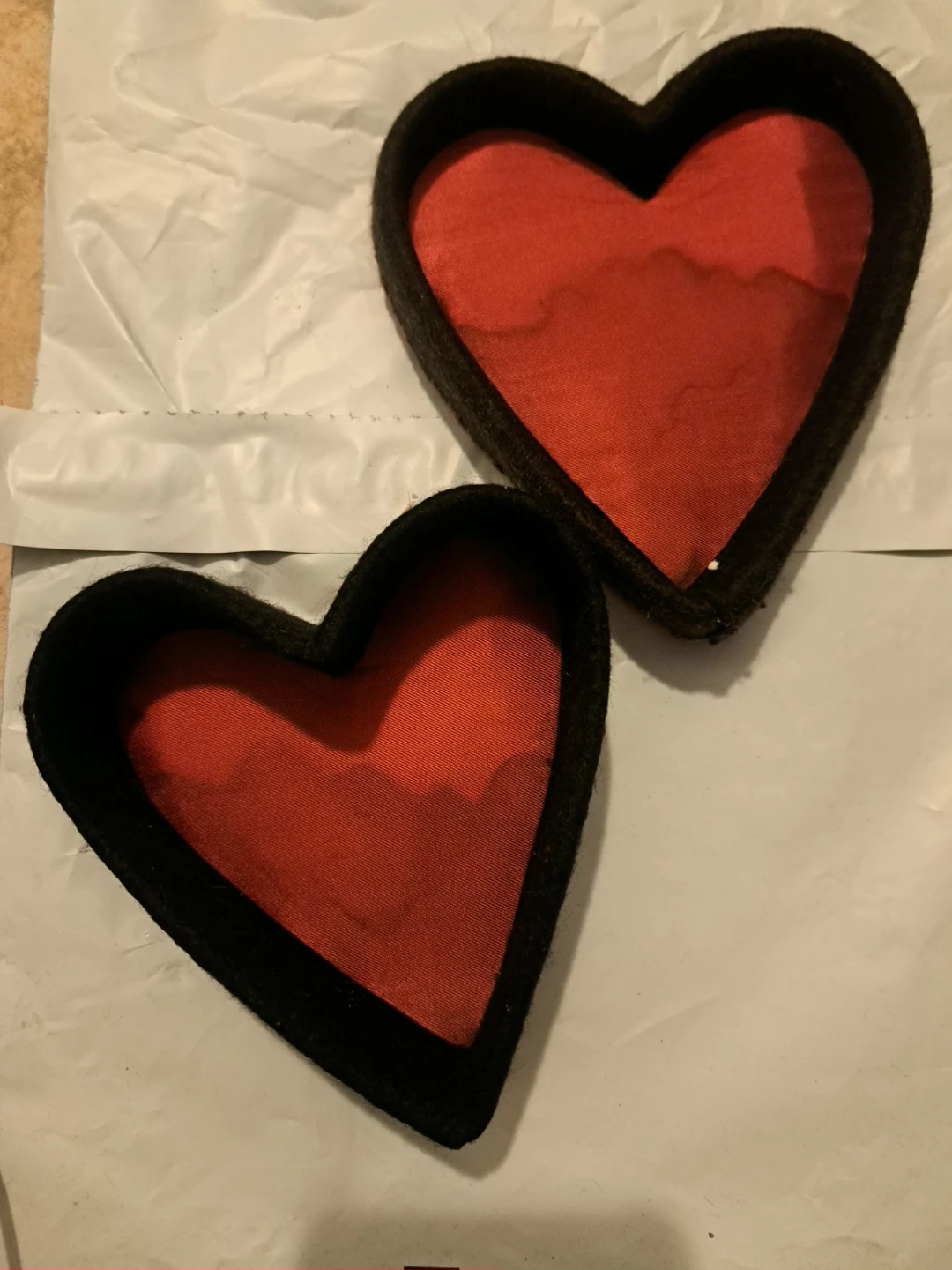 Vintage Handmade Hungarian Heart Shaped Embroidered Felt Box - photo 2