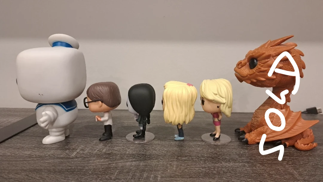 👓 McLovin' 👱🏻‍♀️ Bundy 🐲 Smaug 👧🏻 Wednesday 👻 Stay-Puft 🎡 Rose - photo 2