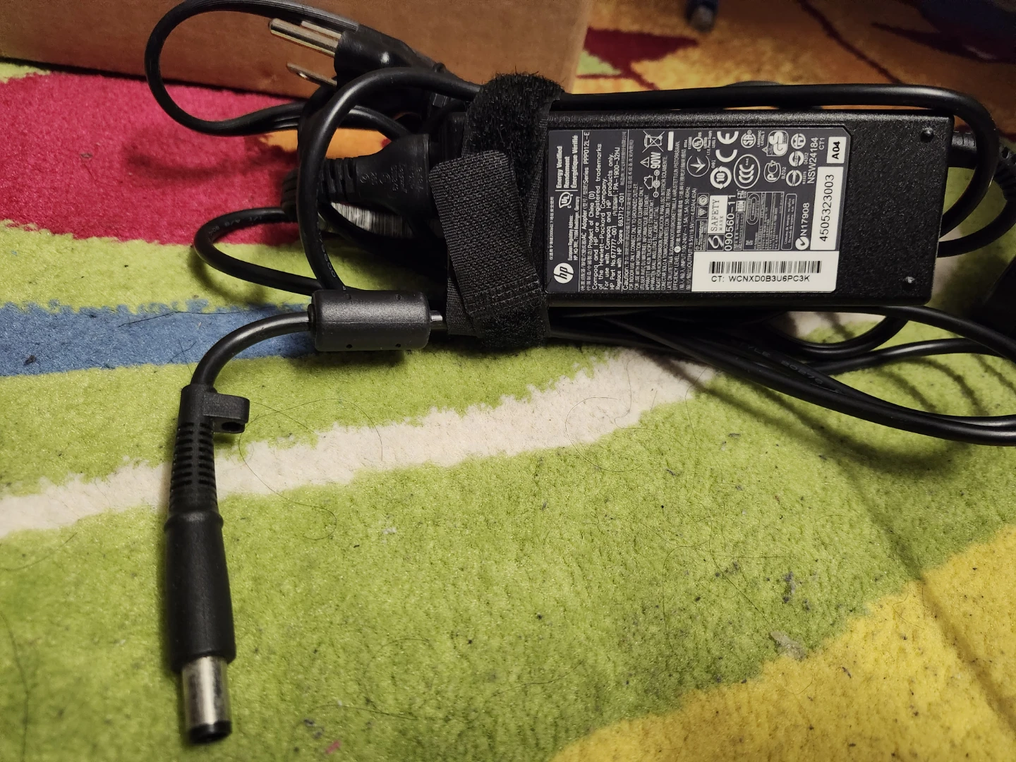 HP 90W Laptop Charger