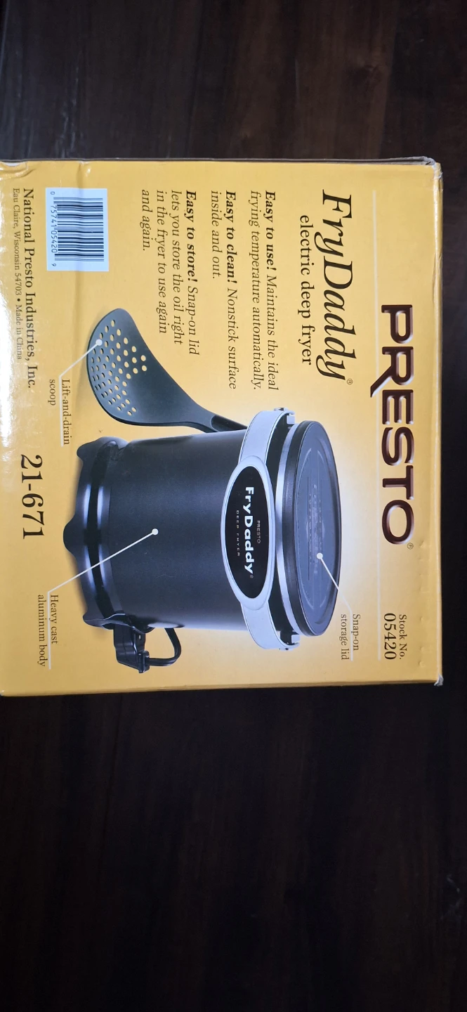 Presto FryDaddy Electric Deep Fryer with Lift-and-Drain Scoop