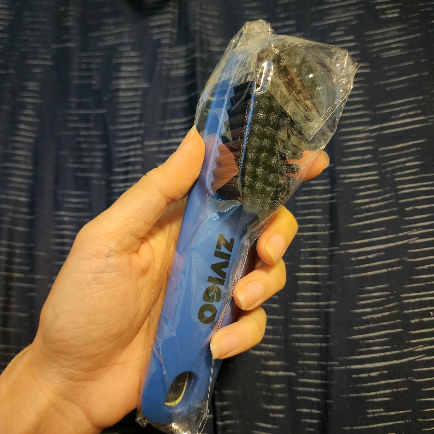 ZIVIGO Laundry Brush (Blue/Yellow)