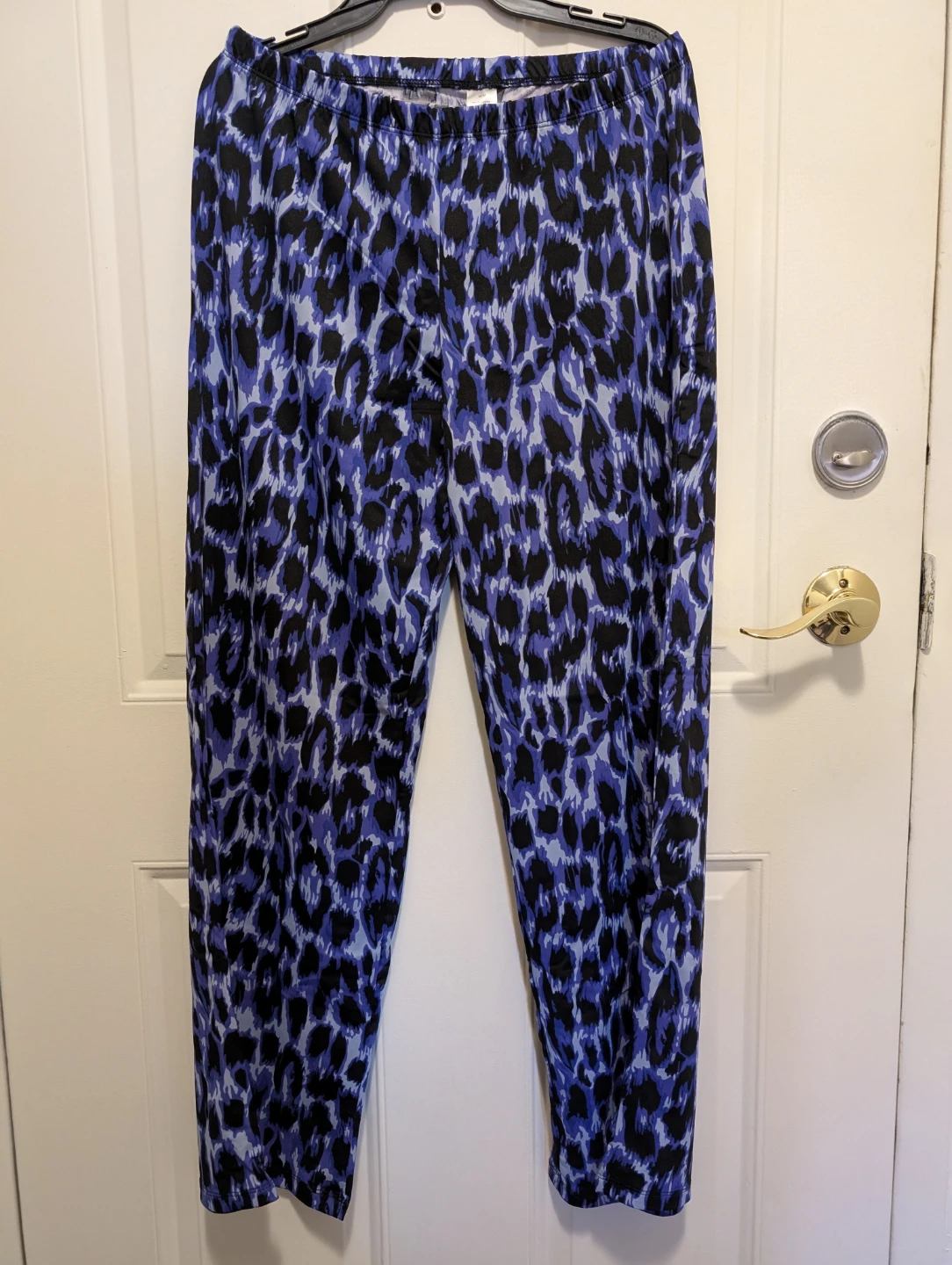Avon Leopard Print Pajama Set - Size M - photo 3