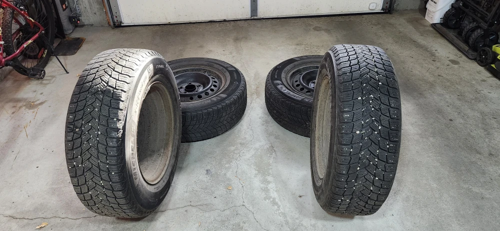 Michelin X-Ice Snow Tires 235/65R16 - photo 3
