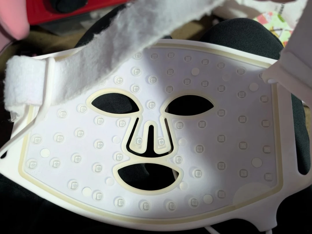 Current Body LED mask - photo 5