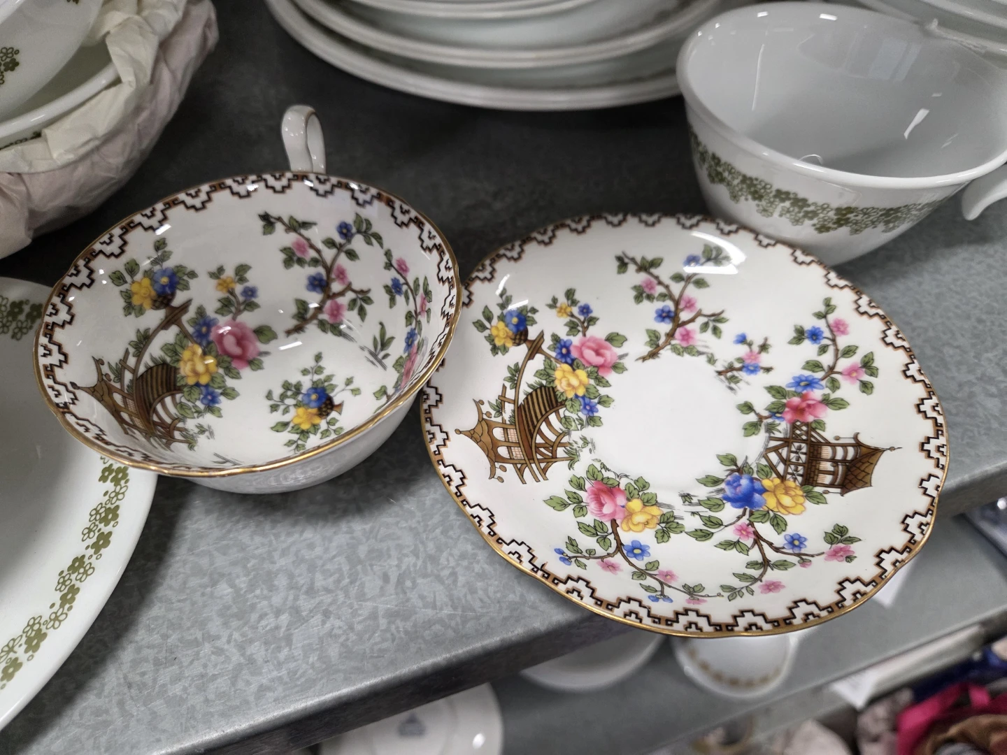 3 tea cup and saucer collection. Ainsley Pagoda and Sadler - photo 2