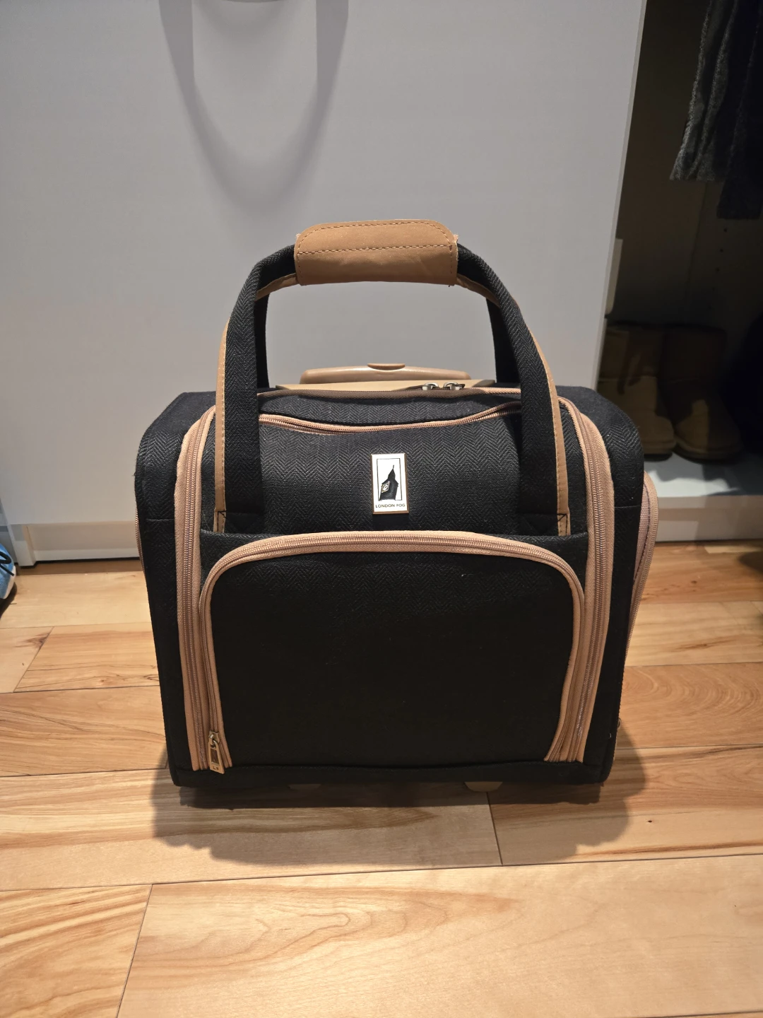 London Fog Rolling Carry-On Bag