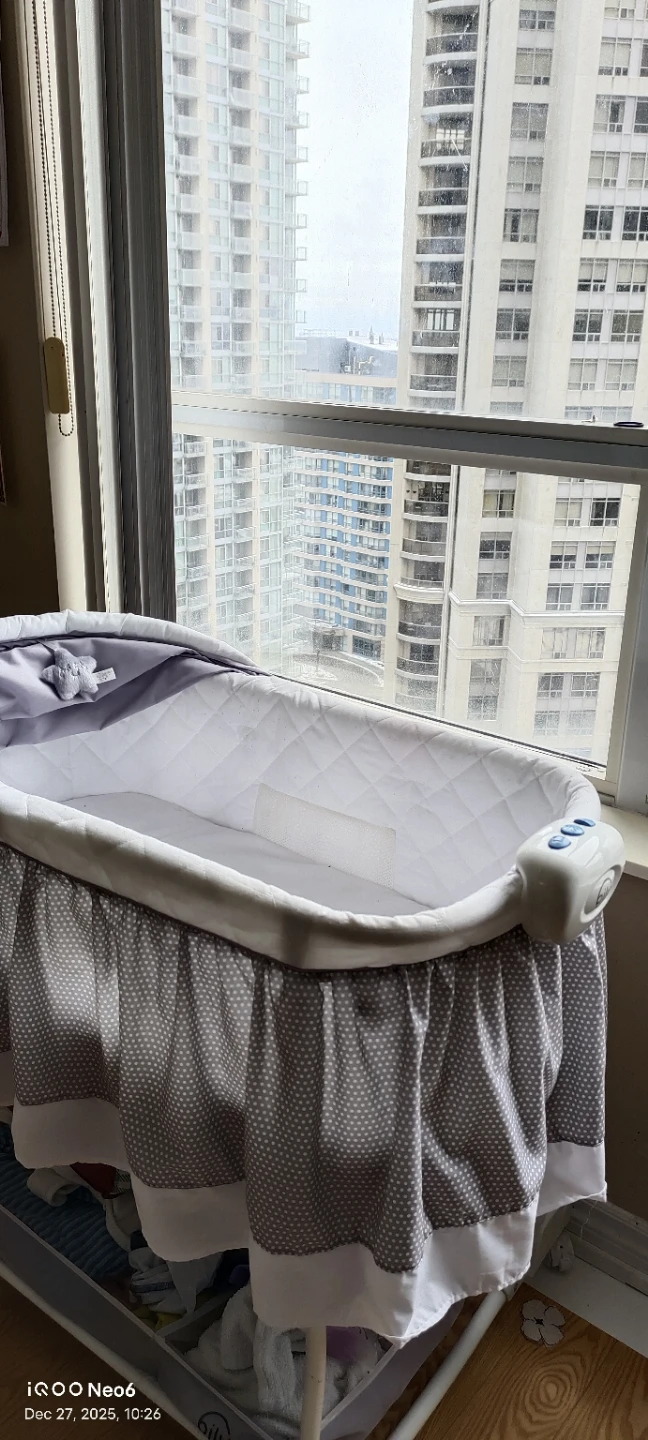 Bily Rocking Bassinet – Lightweight & Portable - photo 2