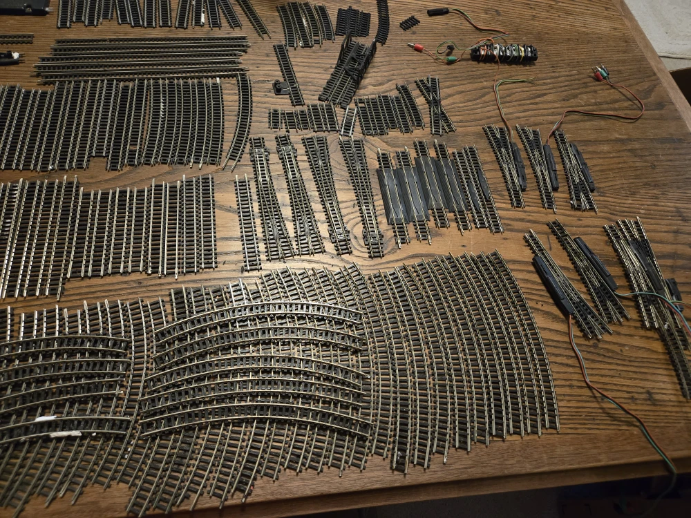 N Scale Model Train Lot – Tracks, Switch & More (Untested) - photo 2