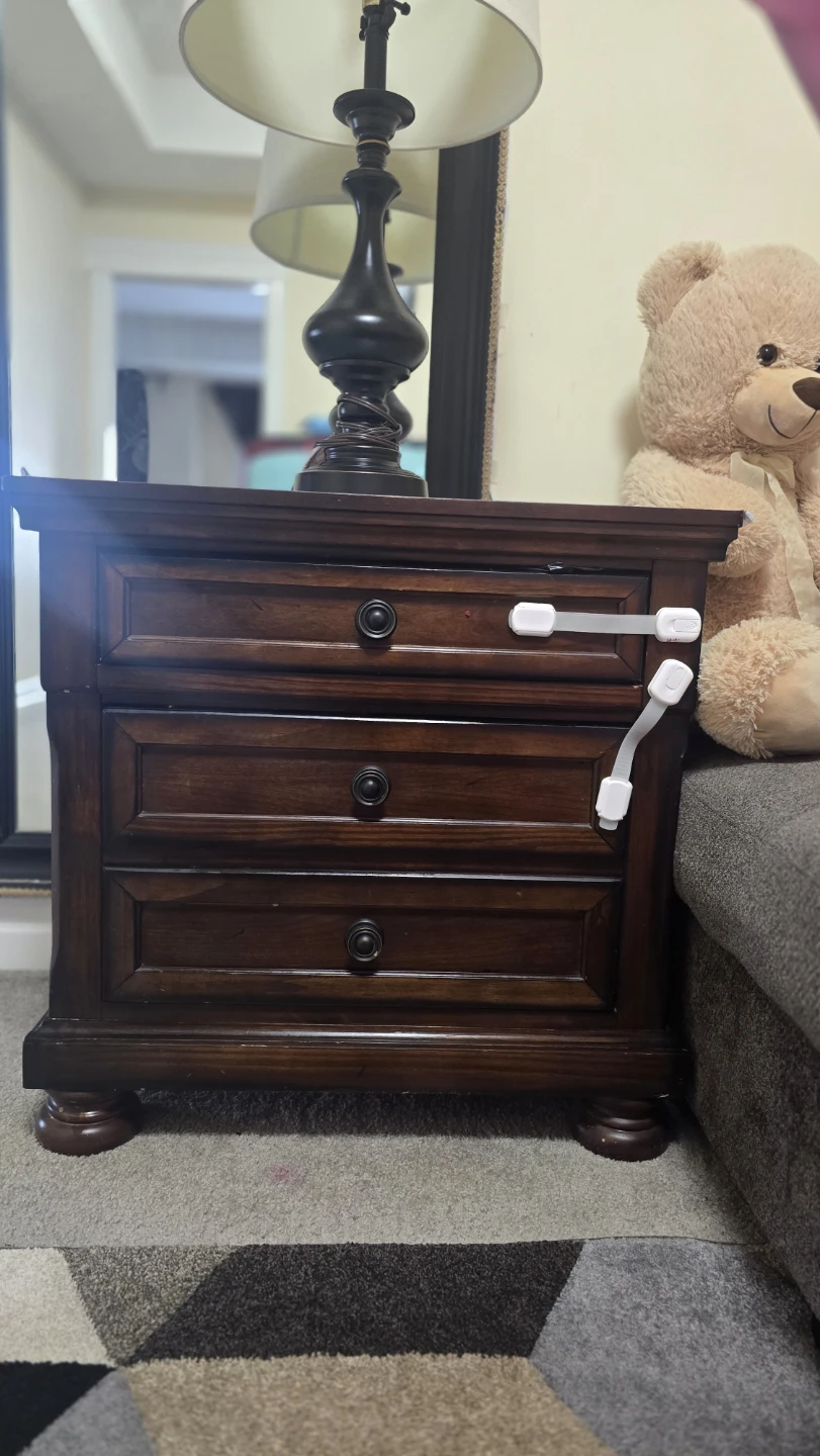 Wooden Nightstand with 2Drawers