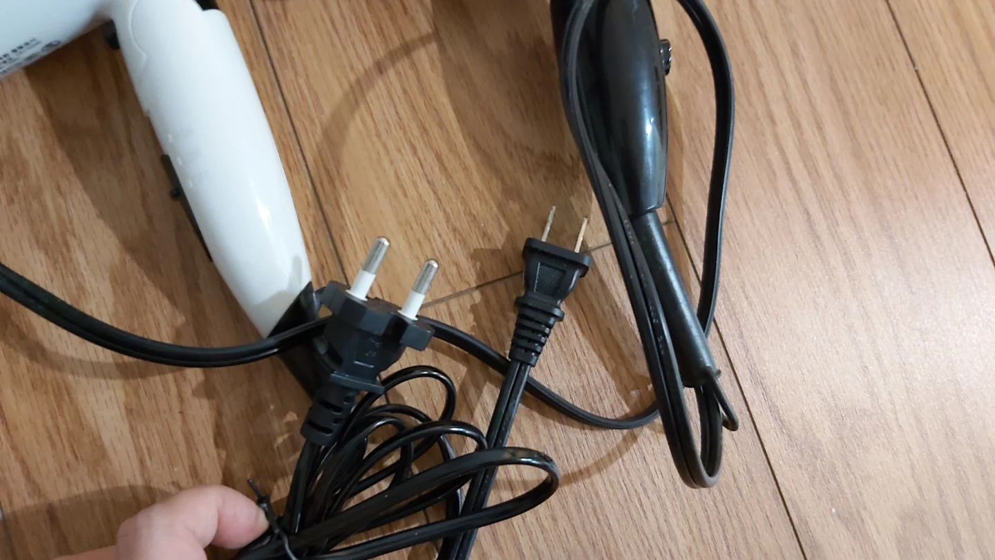 2 Hairdryers for $10 - photo 3