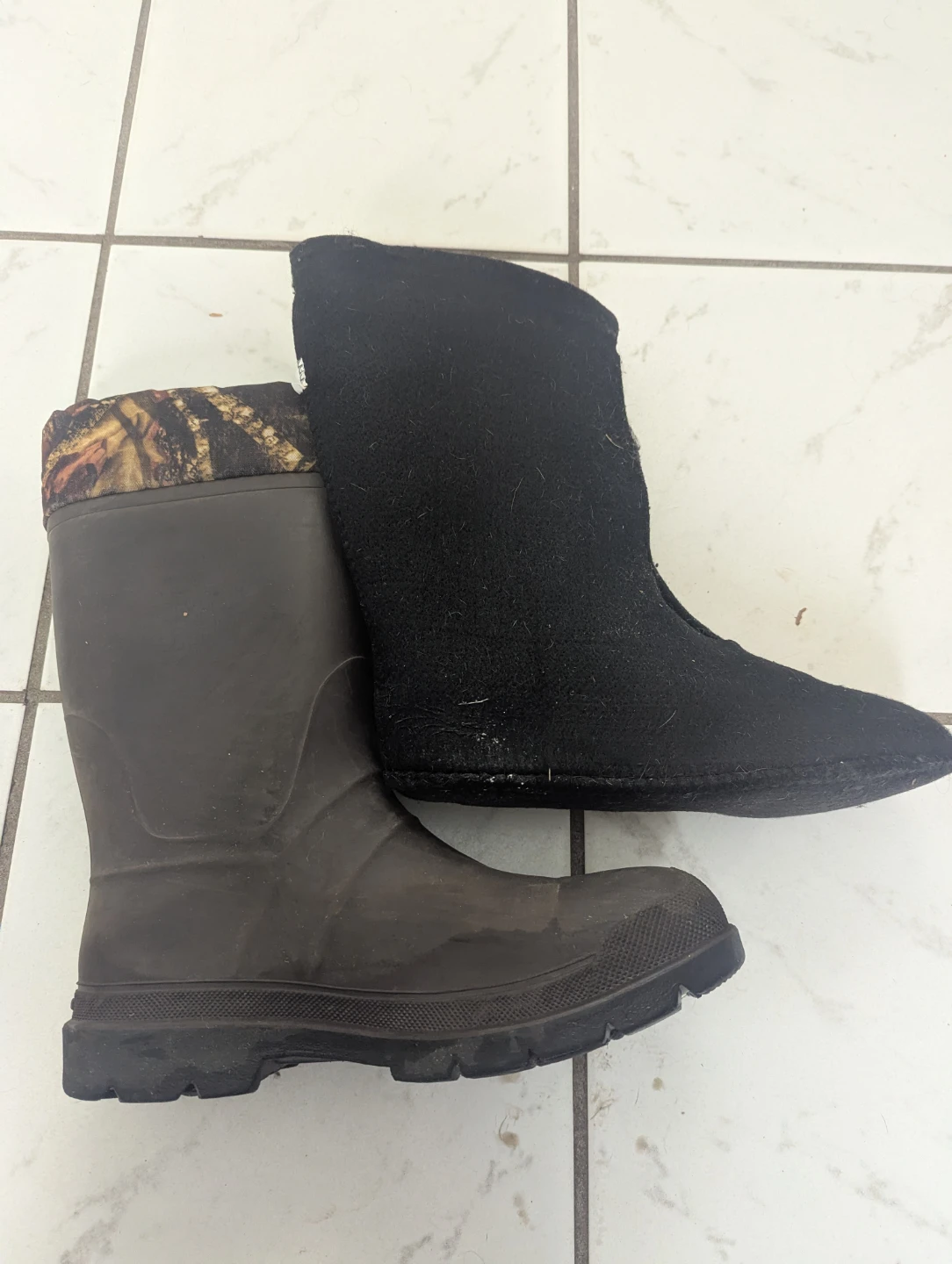 Kamik Waterproof Winter Boots and kids rain boots - photo 2